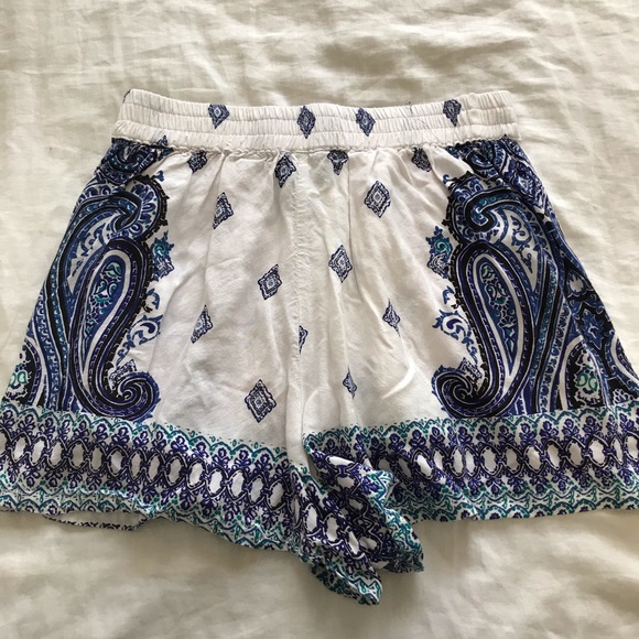 HIGH WAISTED LIGHTWEIGHT SHORTS - Picture 4 of 6